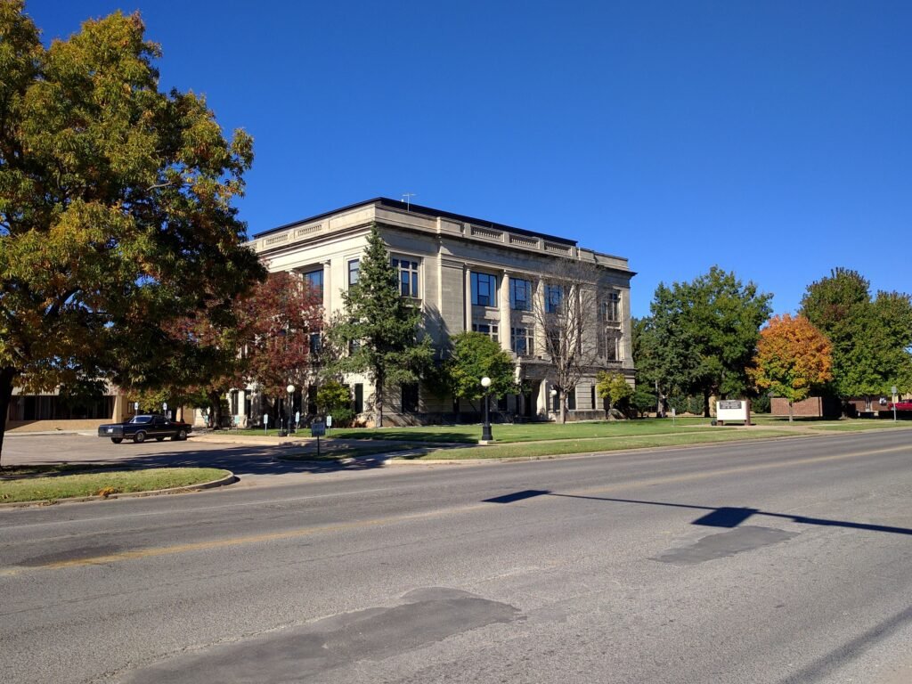 Garvin County Courthouse, a government building