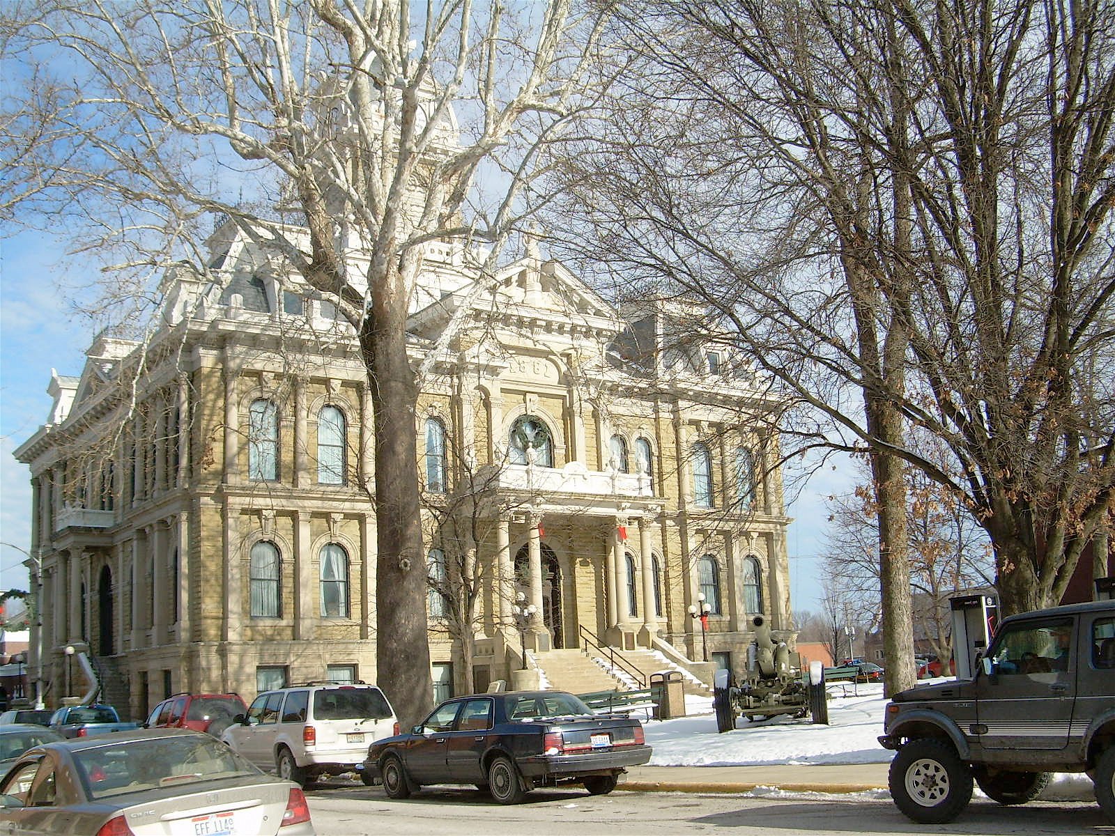 St. Clairsville, Ohio Courthouse mineral rights in Guernsey County